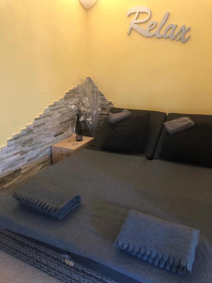 Ferienwohnung Schlossblick - 4 Sterne Sauna Pool Whirlpool Exklusiv Braunfels Eksteriør billede