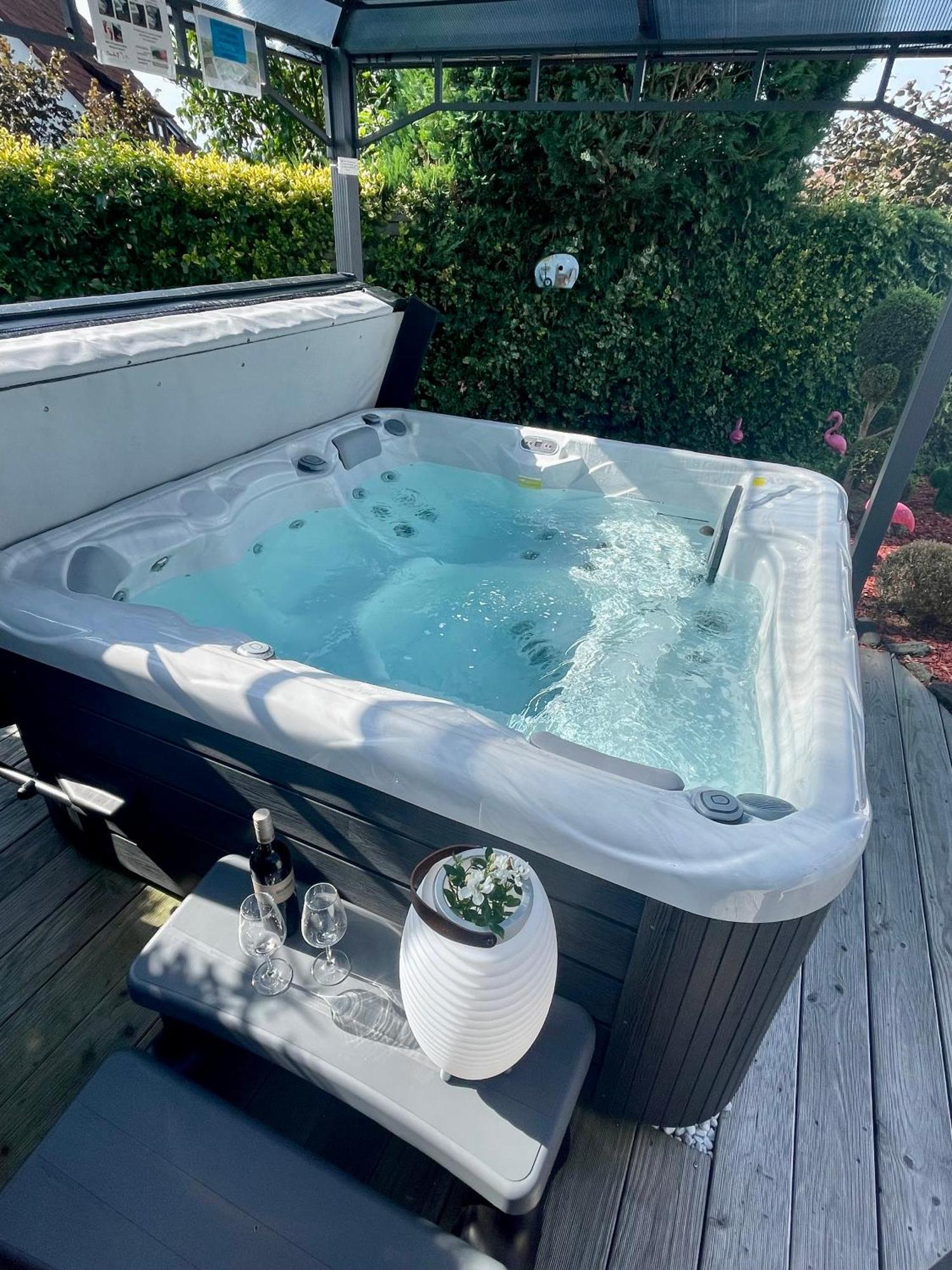 Ferienwohnung Schlossblick - 4 Sterne Sauna Pool Whirlpool Exklusiv Braunfels Eksteriør billede