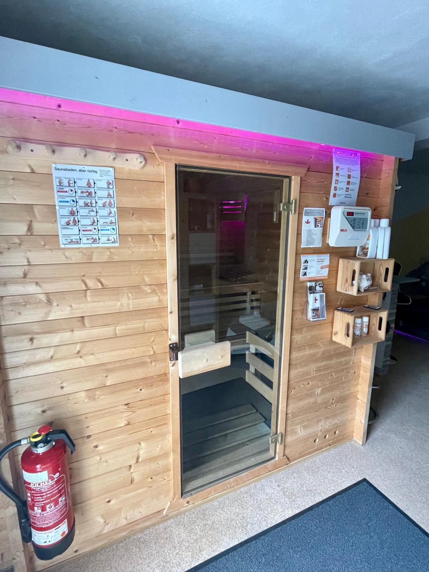 Ferienwohnung Schlossblick - 4 Sterne Sauna Pool Whirlpool Exklusiv Braunfels Eksteriør billede