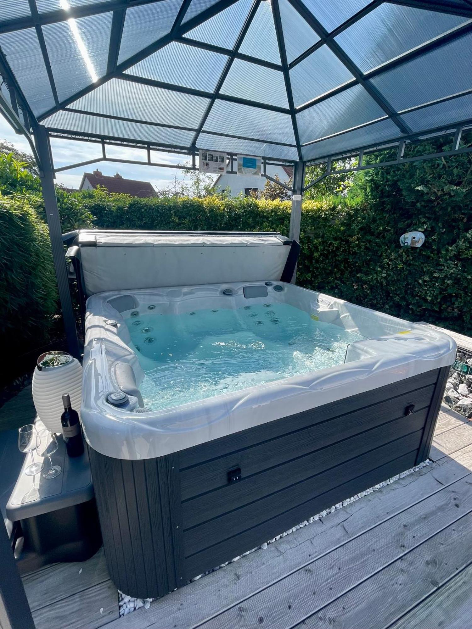 Ferienwohnung Schlossblick - 4 Sterne Sauna Pool Whirlpool Exklusiv Braunfels Eksteriør billede